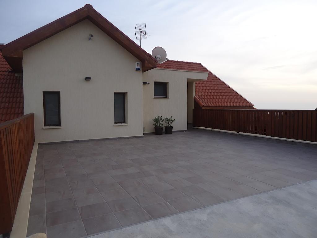 Petralona Apartment Agios Athanasios Exterior photo