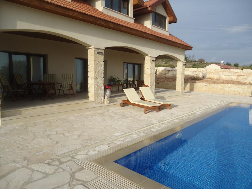 Petralona Apartment Agios Athanasios Exterior photo